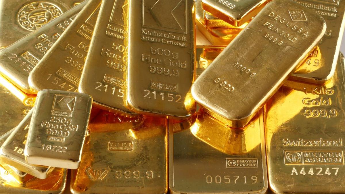 Gold Steadies Ahead of Fed Minutes, Copper Slammed By China Fears